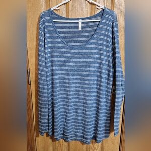 LuLaRoe Lynnae Long Sleeve Tee